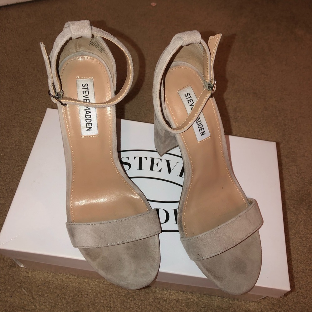 Steve Madden Suede heels